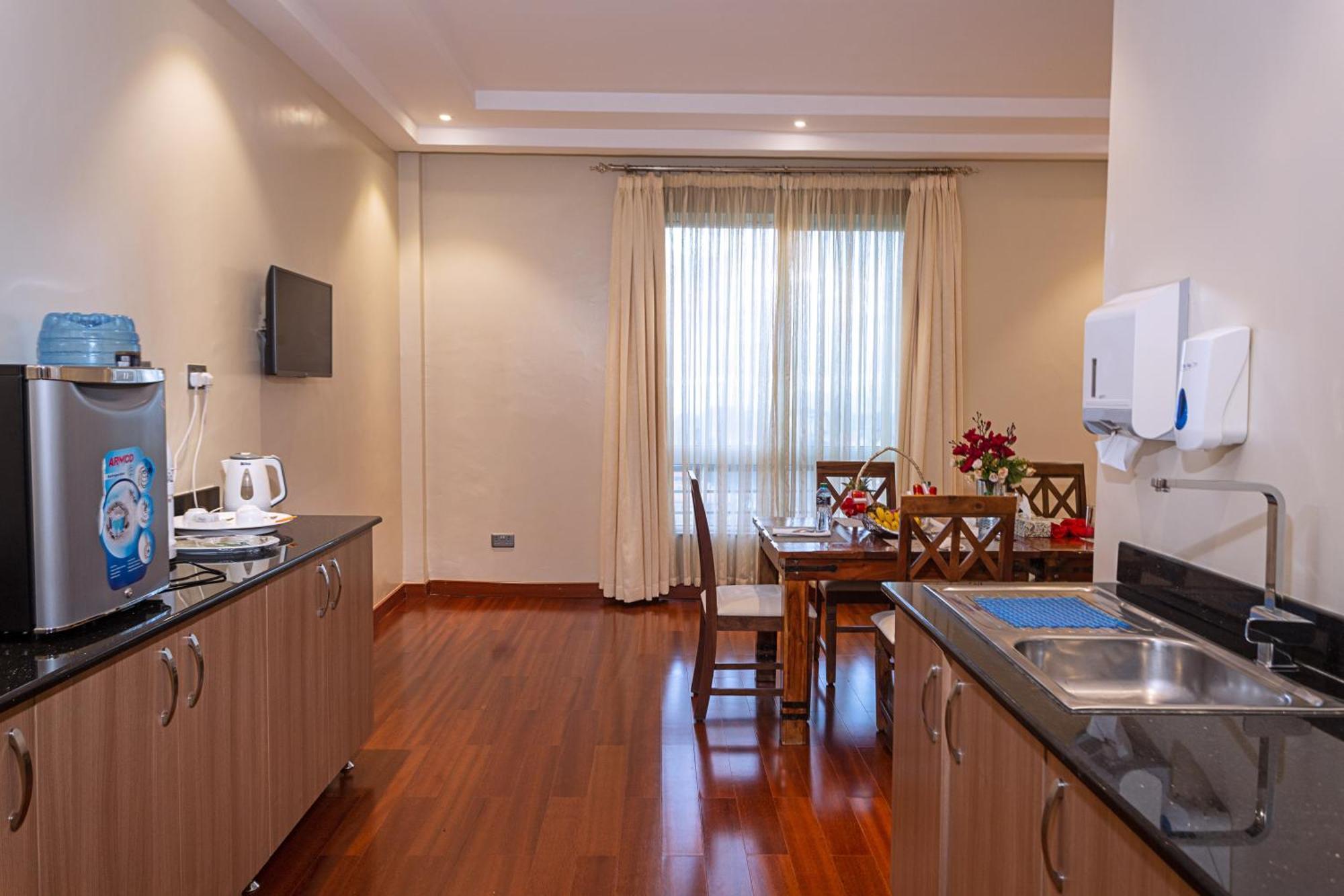 Three Steers Hotel Meru Экстерьер фото