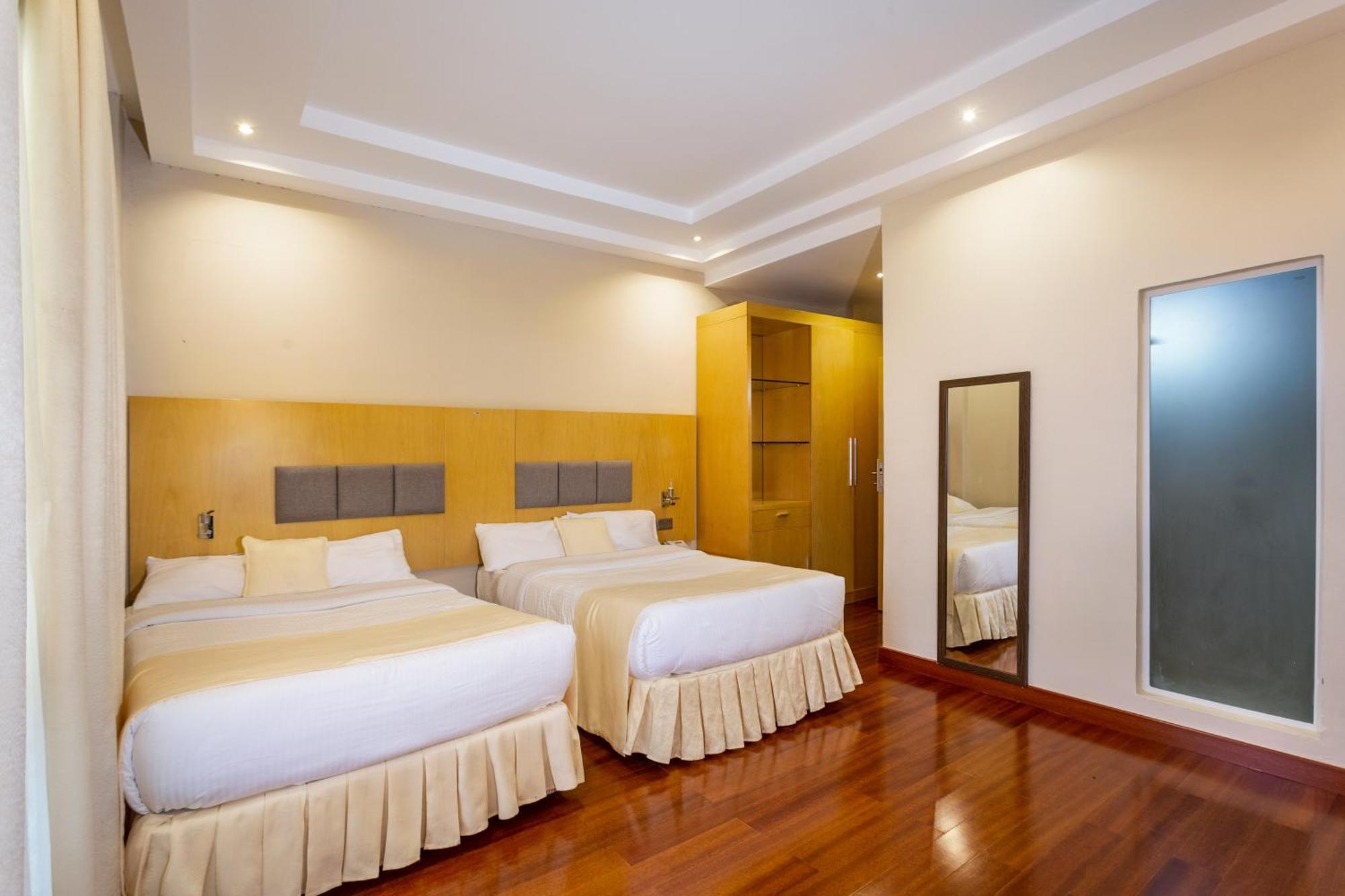 Three Steers Hotel Meru Экстерьер фото