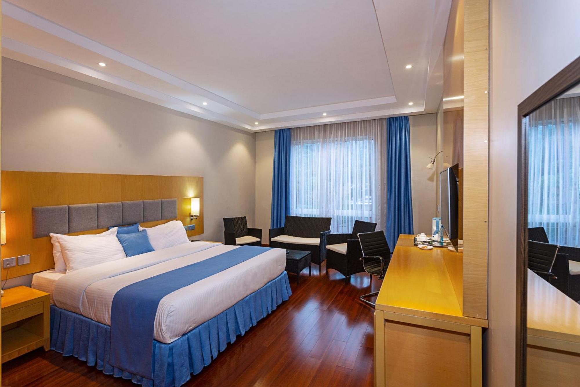 Three Steers Hotel Meru Экстерьер фото